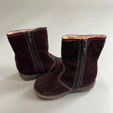 Load image into Gallery viewer, Genuine kids Oshkosh boots
