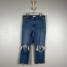 Load image into Gallery viewer, Abercrombie &amp; Fitch Ankle Straight jeans
