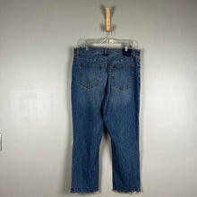 Load image into Gallery viewer, Abercrombie &amp; Fitch Ankle Straight jeans
