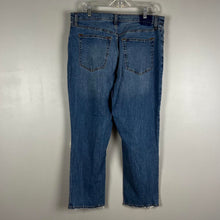 Load image into Gallery viewer, Abercrombie &amp; Fitch Ankle Straight jeans
