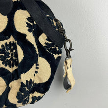 Load image into Gallery viewer, Cake by Petunia pickle bottom bag
