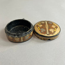 Load image into Gallery viewer, Vintage trinket box
