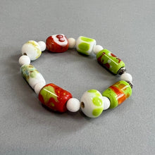 Load image into Gallery viewer, Glass beaded bracelet
