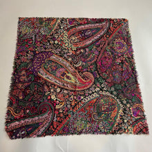 Load image into Gallery viewer, Vintage patterned scarf
