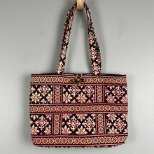Load image into Gallery viewer, Vera Bradley patterned purse
