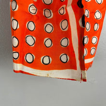 Load image into Gallery viewer, Vintage 80s scarf
