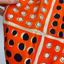Load image into Gallery viewer, Vintage 80s scarf

