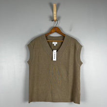 Load image into Gallery viewer, The Drop V-Neck Sleeveless Sweater Top
