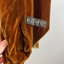 Load image into Gallery viewer, Retro ECHO scarf
