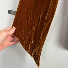 Load image into Gallery viewer, Retro ECHO scarf
