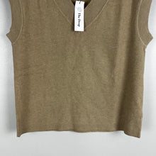 Load image into Gallery viewer, The Drop V-Neck Sleeveless Sweater Top
