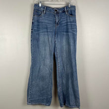 Load image into Gallery viewer, Cabi ashbury jeans
