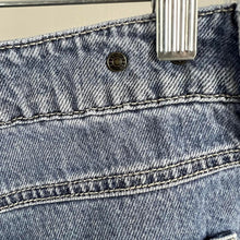 Load image into Gallery viewer, Cabi ashbury jeans
