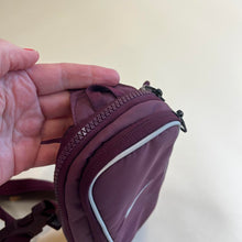 Load image into Gallery viewer, Nike essentials crossbody bag

