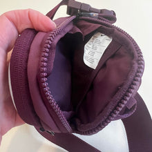 Load image into Gallery viewer, Nike essentials crossbody bag
