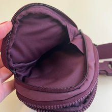 Load image into Gallery viewer, Nike essentials crossbody bag
