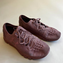 Load image into Gallery viewer, Under Armour Women's speedform slingride sneakers
