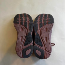 Load image into Gallery viewer, Under Armour Women's speedform slingride sneakers
