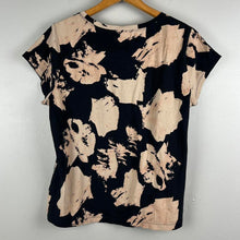 Load image into Gallery viewer, Cabi patterned shirt
