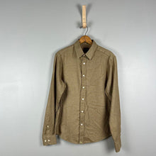 Load image into Gallery viewer, UNTUCKit veneto men’s shirt
