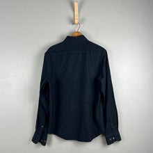 Load image into Gallery viewer, UNTUCKit veneto men’s shirt
