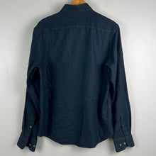 Load image into Gallery viewer, UNTUCKit veneto men’s shirt
