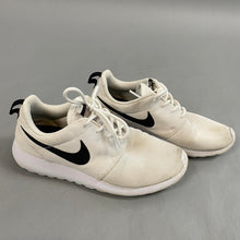 Load image into Gallery viewer, Nike womens Roshe sneakers
