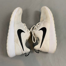 Load image into Gallery viewer, Nike womens Roshe sneakers
