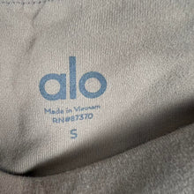 Load image into Gallery viewer, Alo yoga goddess leggings
