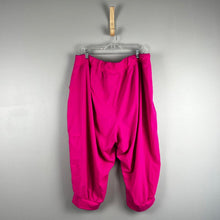 Load image into Gallery viewer, Livi by Lane Bryant capri jogger
