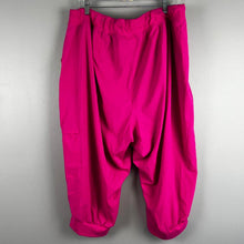 Load image into Gallery viewer, Livi by Lane Bryant capri jogger
