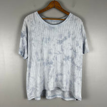 Load image into Gallery viewer, Lululemon train to be short sleeve
