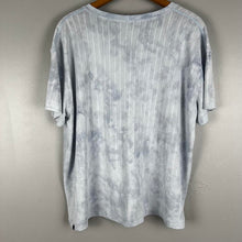 Load image into Gallery viewer, Lululemon train to be short sleeve
