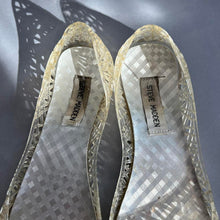 Load image into Gallery viewer, Steve Madden jelly flats
