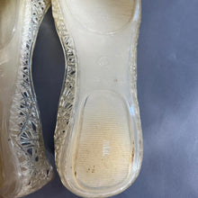 Load image into Gallery viewer, Steve Madden jelly flats
