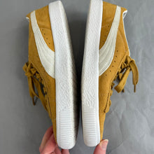 Load image into Gallery viewer, Puma suede classic sneakers
