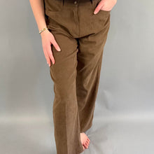 Load image into Gallery viewer, Vintage Orvis suede pants
