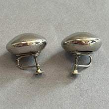 Load image into Gallery viewer, Vintage silver earrings
