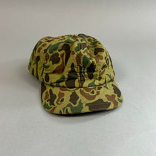 Load image into Gallery viewer, Vintage camo hunting hat
