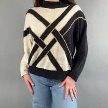 Load image into Gallery viewer, Vintage patterned sweater
