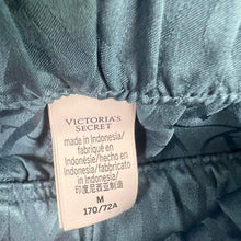 Load image into Gallery viewer, Victoria’s Secret shorts
