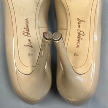 Load image into Gallery viewer, Sam Edelman pointed heels
