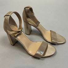 Load image into Gallery viewer, Ann Taylor Reese suede pumps
