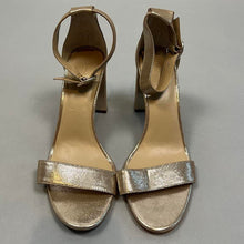 Load image into Gallery viewer, Ann Taylor Reese suede pumps
