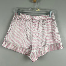 Load image into Gallery viewer, Victoria’s Secret shorts
