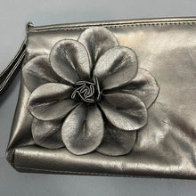 Load image into Gallery viewer, Sephora metallic wristlet
