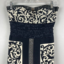 Load image into Gallery viewer, Nicole Miller strapless silk gown
