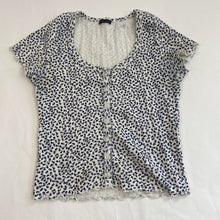 Load image into Gallery viewer, Brandy Melville floral top
