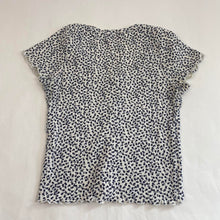 Load image into Gallery viewer, Brandy Melville floral top
