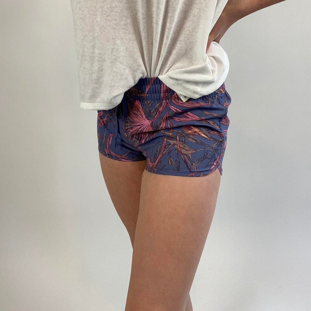 O’Neil patterned surf shorts